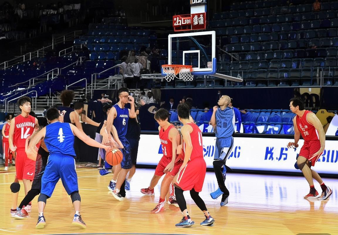 2019 CBA广东新疆巅峰对决：火花四溅，精彩瞬间回顾(图4)