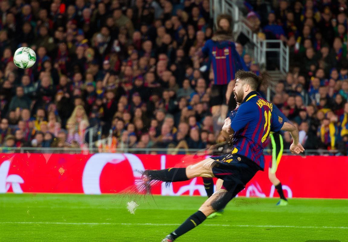 巴塞罗那VS瓦伦西亚：西甲巅峰对决精彩回顾(图2)